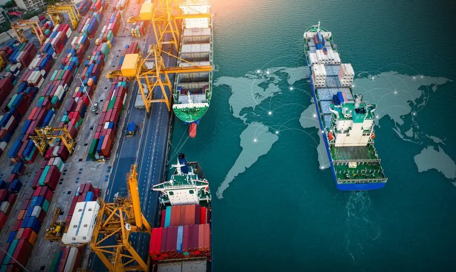 International trade: port containers and global shipping routes